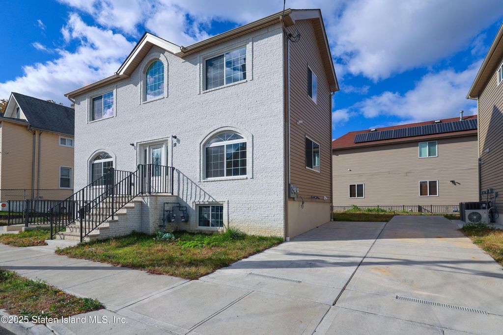 Photo of 12 Simonson Avenue, Staten Island, NY 10303 (MLS # 2506549)