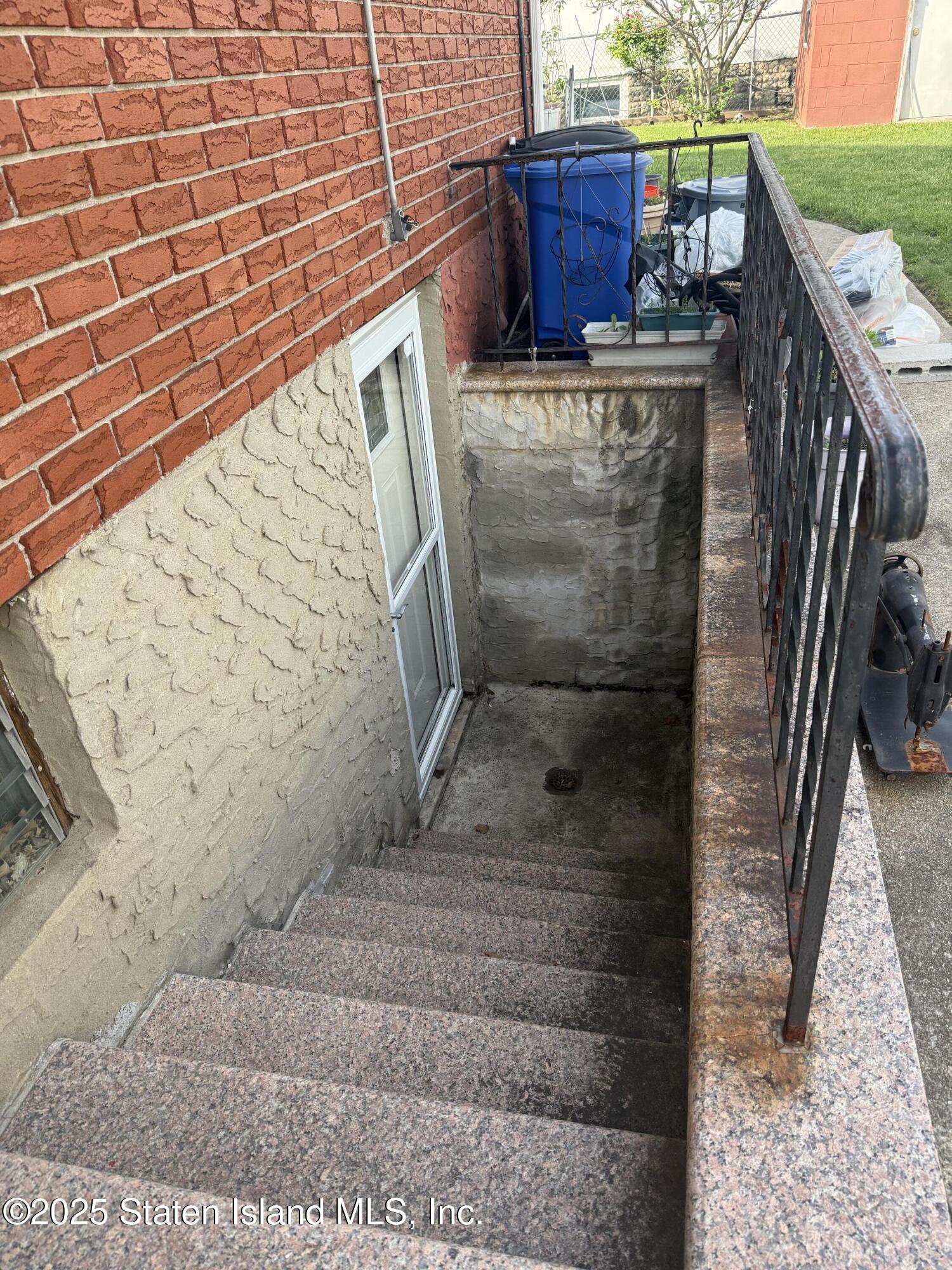 44 Finley Avenue, Staten Island, New York image 2
