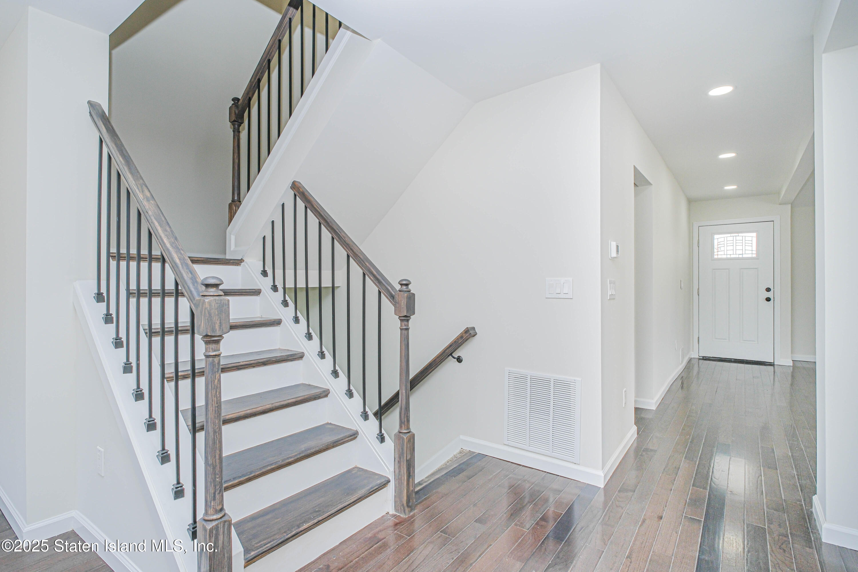 135 Mc Arthur Avenue, Staten Island, New York image 26