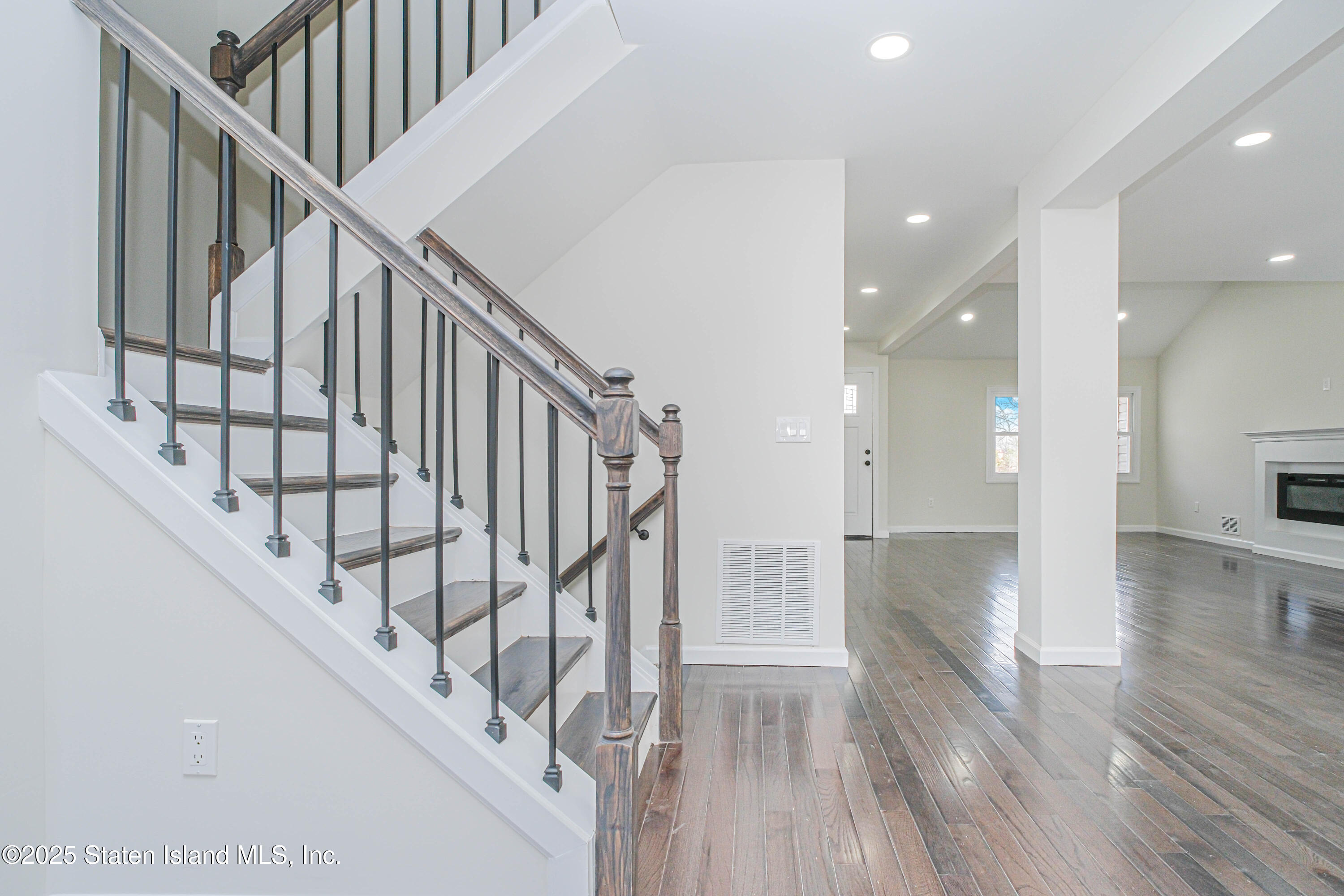 135 Mc Arthur Avenue, Staten Island, New York image 27