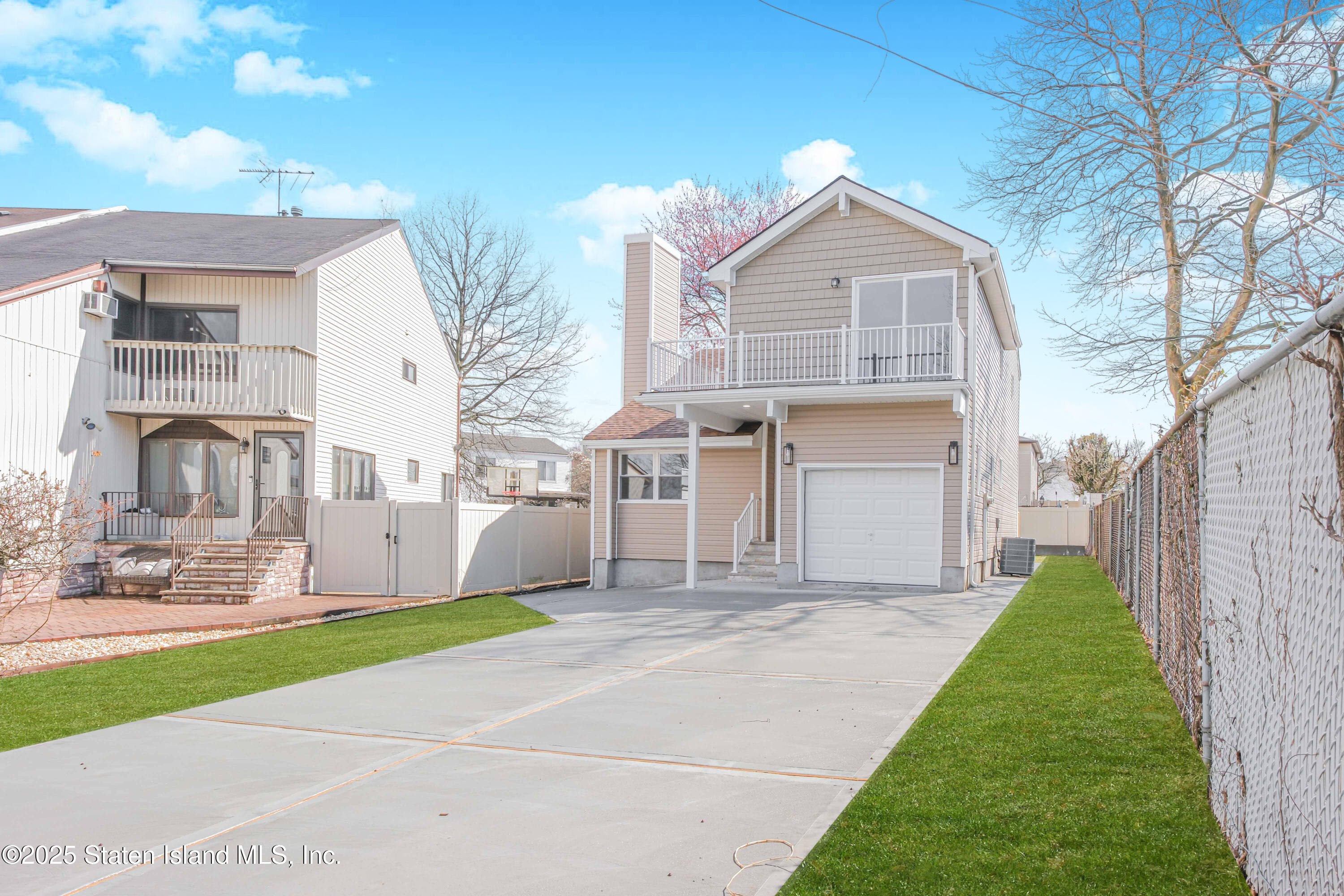 135 Mc Arthur Avenue, Staten Island, New York image 3