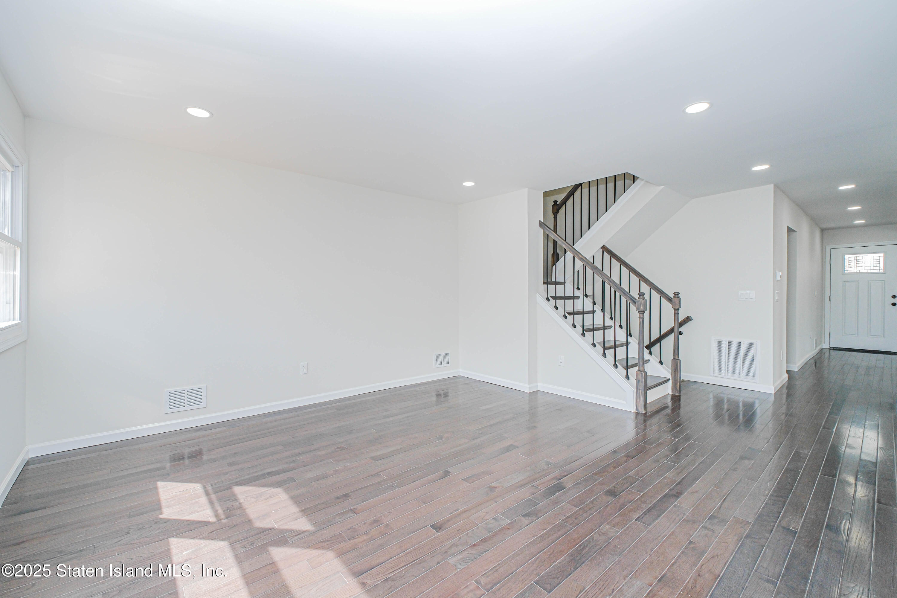 135 Mc Arthur Avenue, Staten Island, New York image 13
