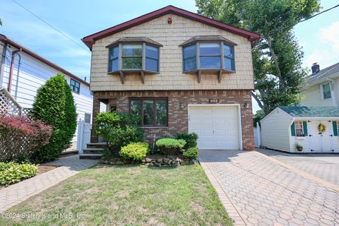 Photo of 459 Bloomingdale Road, Staten Island, NY 10309 (MLS # 2404373)