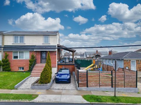 Photo of 179 Lamport Boulevard, Staten Island, NY 10305 (MLS # 2405130)