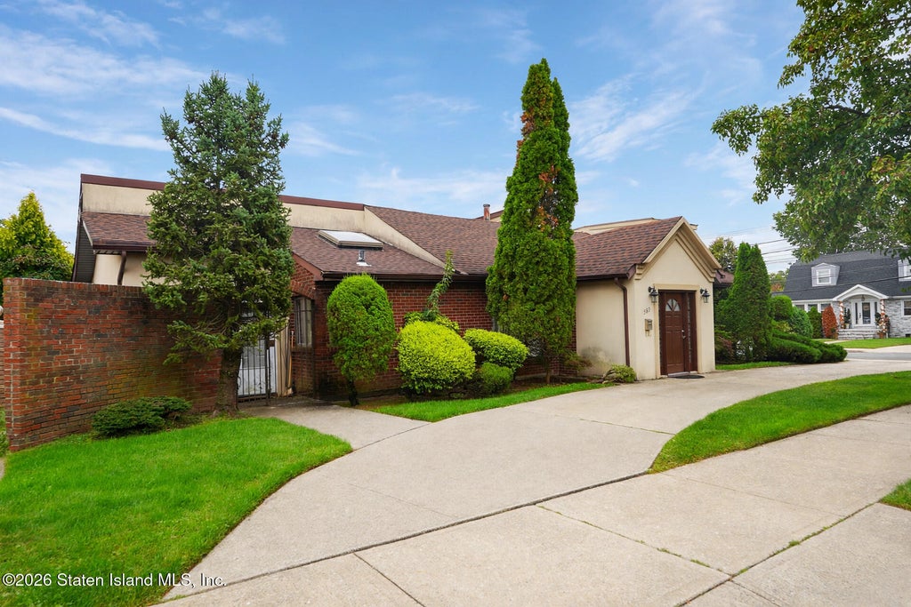 Photo of 589 Arden Avenue, Staten Island, NY 10312 (MLS # 2605651)