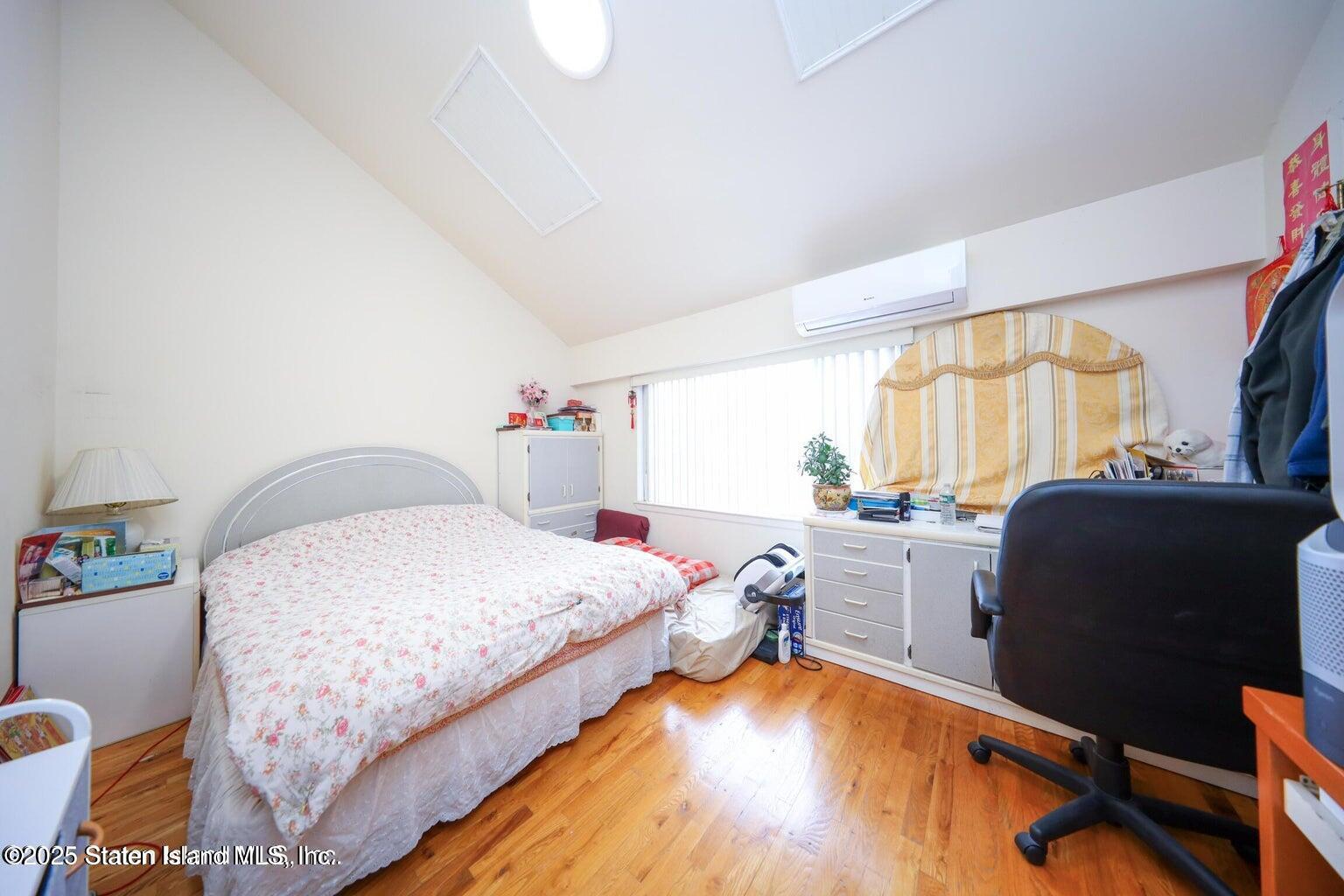 105 Beach Street, Staten Island, New York image 6