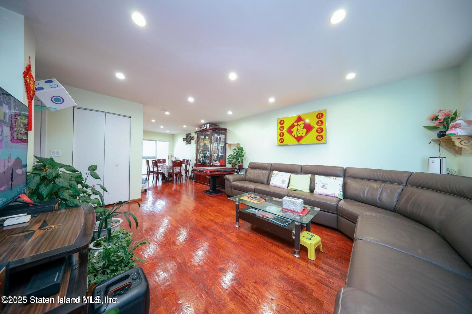 105 Beach Street, Staten Island, New York image 3
