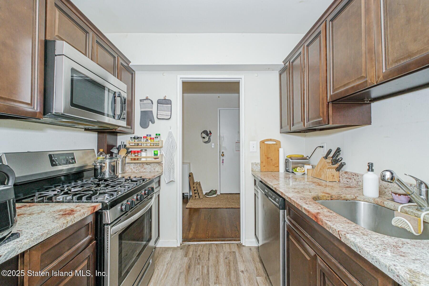100 Colfax Avenue #4 B, Staten Island, New York image 12