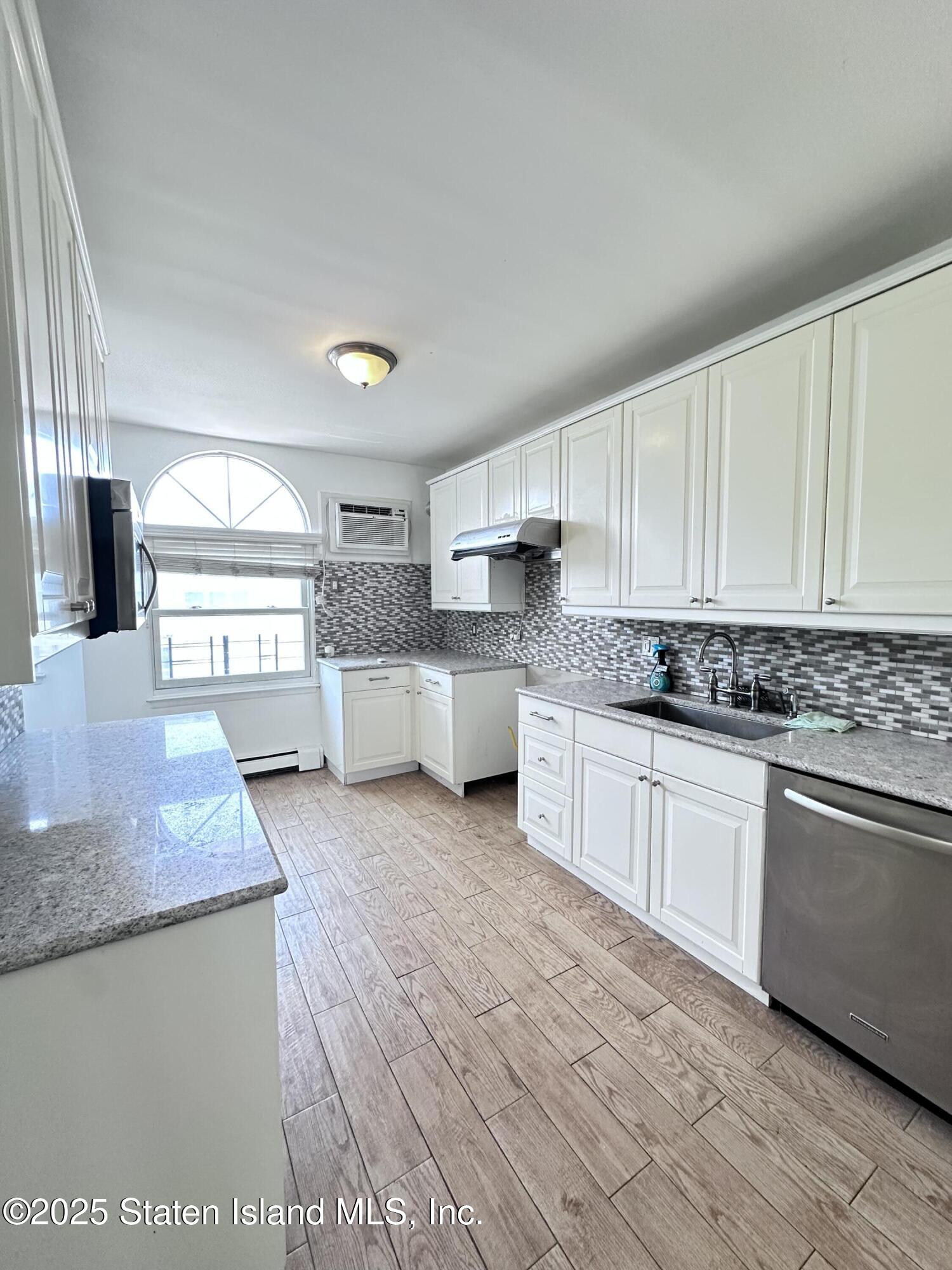 17 Temple Court, Staten Island, New York image 7