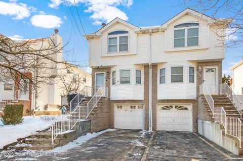 Photo of 588 Yetman Avenue, Staten Island, NY 10307 (MLS # 2600623)