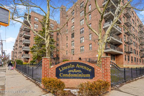 Photo of 145 Lincoln Avenue #7w, Staten Island, NY 10306 (MLS # 2600482)
