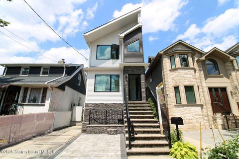 Photo of 287 Alter Avenue, Staten Island, NY 10305 (MLS # 2600056)
