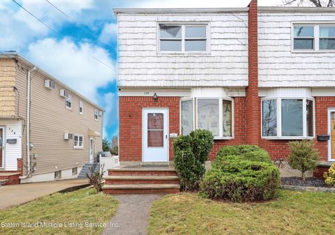 Photo of 174 Stobe Avenue, Staten Island, NY 10306 (MLS # 1159435)