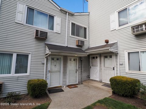 Photo of 126 Cassidy Place #D, Staten Island, NY 10301 (MLS # 2601790)