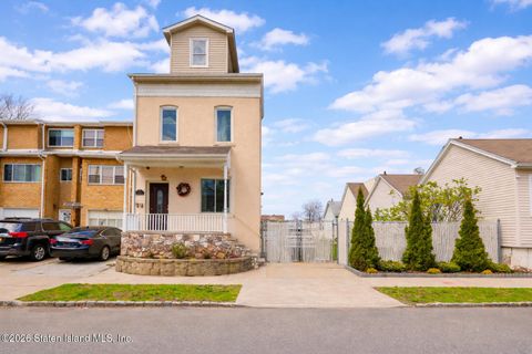 Photo of 111 Clifton Avenue, Staten Island, NY 10305 (MLS # 2601944)