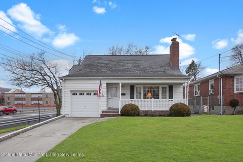 Photo of 103 Windsor Road, Staten Island, NY 10314 (MLS # 1160327)