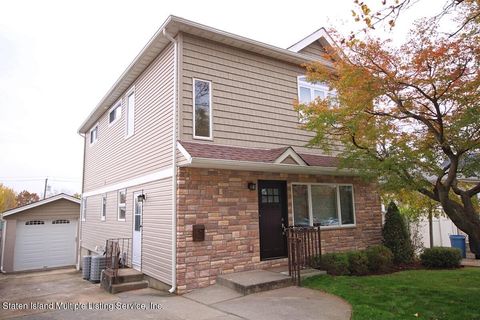 Photo of 175 Preston Avenue, Staten Island, NY 10312 (MLS # 1165374)