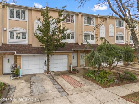 Photo of 715 Correll Avenue, Staten Island, NY 10309 (MLS # 2601760)
