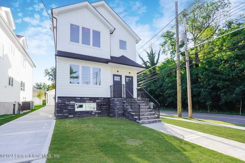 Photo of 75 Pine Terrace, Staten Island, NY 10312 (MLS # 2402991)