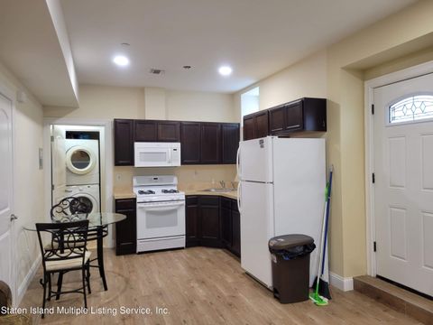 Photo of 39 Station Avenue #2, Staten Island, NY 10309 (MLS # 1156168)