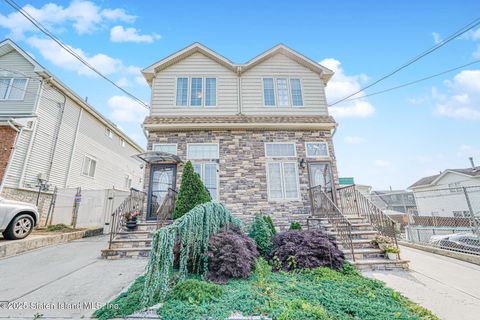 Photo of 85 Graves Street, Staten Island, NY 10314 (MLS # 2503488)