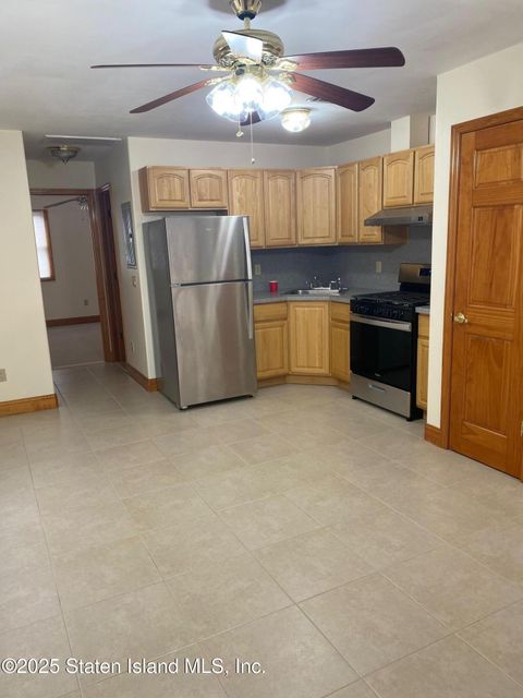 Photo of 382 Willowbrook Road, Staten Island, NY 10314 (MLS # 2501083)