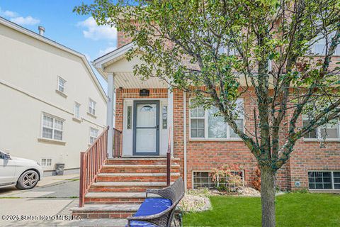 Photo of 75 Santa Monica Lane, Staten Island, NY 10309 (MLS # 2504661)