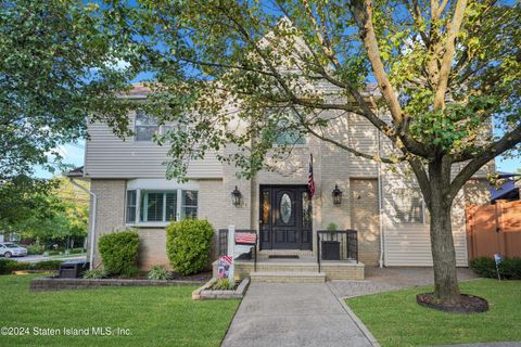 Photo of 51 Sampson Avenue, Staten Island, NY 10308 (MLS # 2406103)