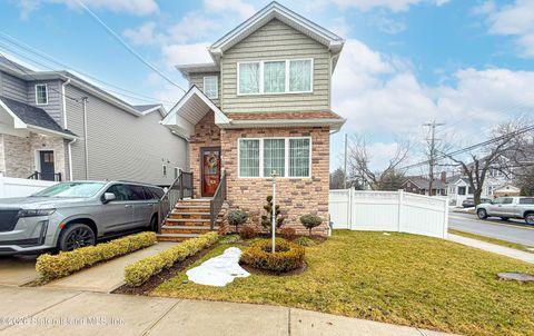 Photo of 98 Sinclair Avenue, Staten Island, NY 10312 (MLS # 2601167)