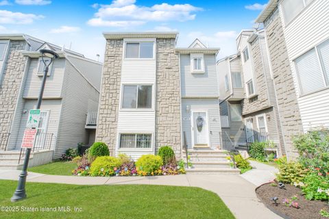 Photo of 977 Goethals Road N, Staten Island, NY 10303 (MLS # 2503707)