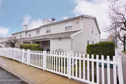 Photo of 15 Anita Street #A, Staten Island, NY 10314 (MLS # 1160793)