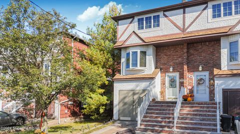 Photo of 23 Row Place, Staten Island, NY 10312 (MLS # 2406007)