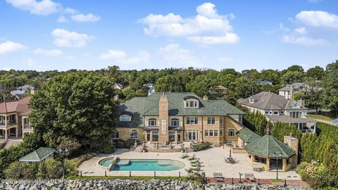 Photo of 50 Wakefield Road, Staten Island, NY 10312 (MLS # 2600332)