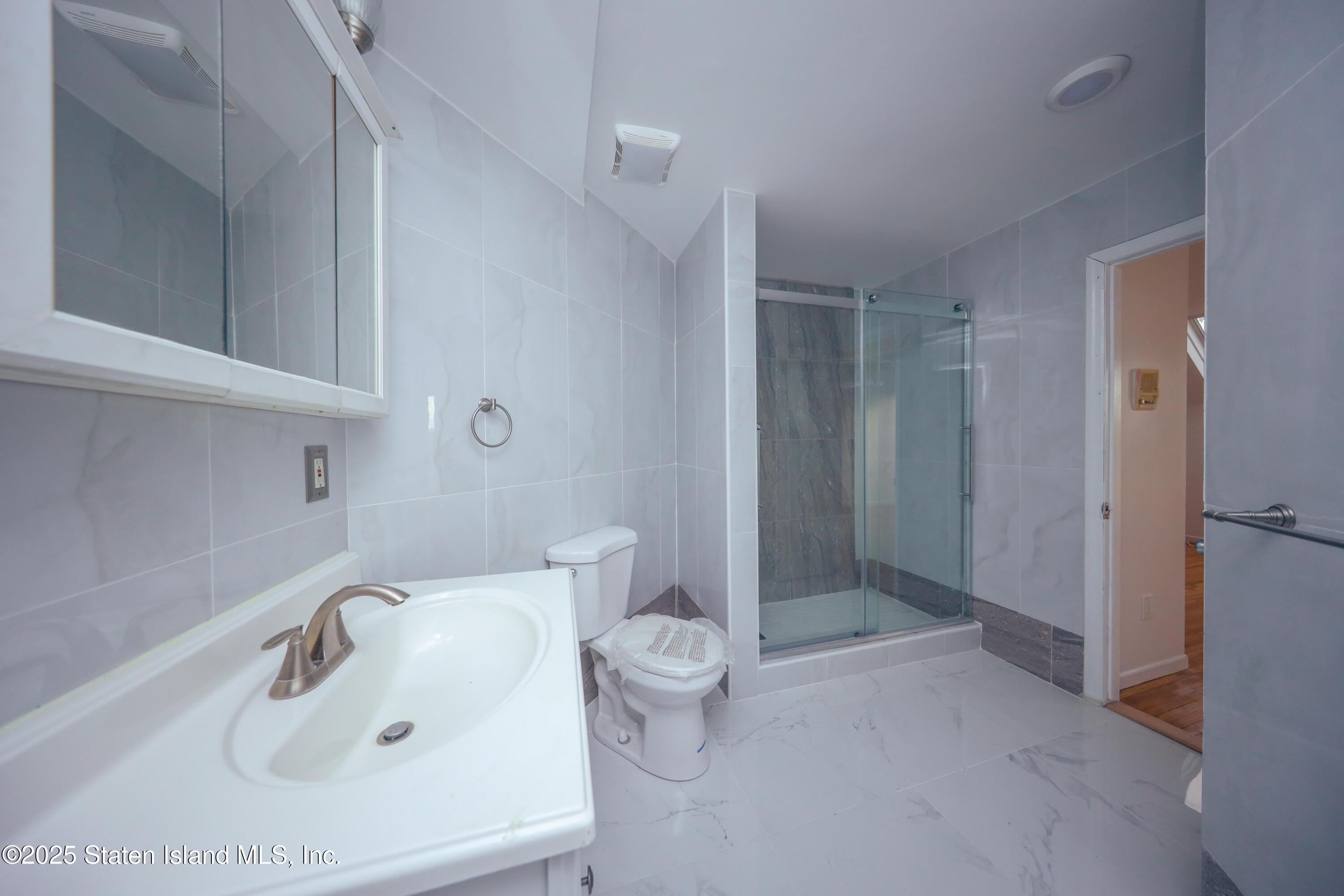 41 Chester Place, Staten Island, New York image 14