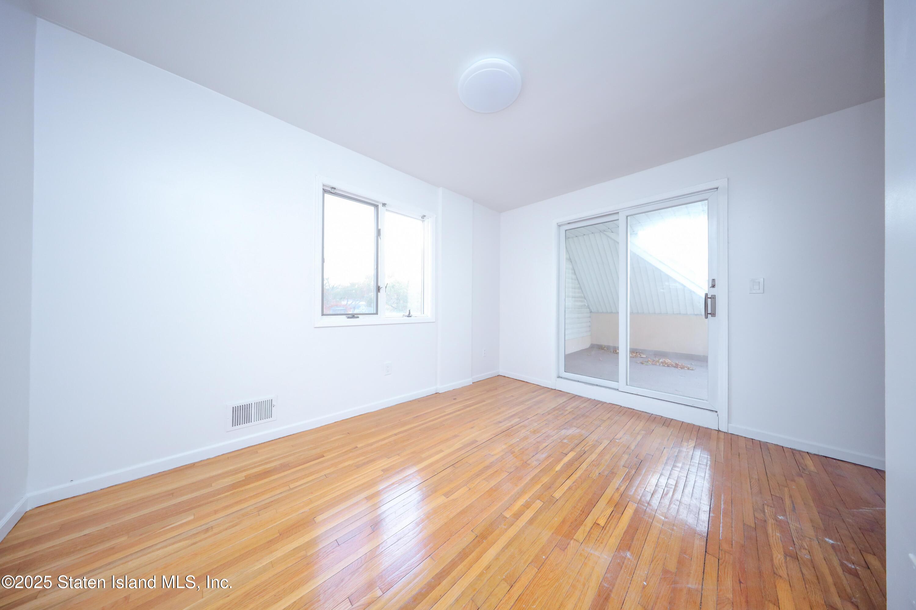 41 Chester Place, Staten Island, New York image 18