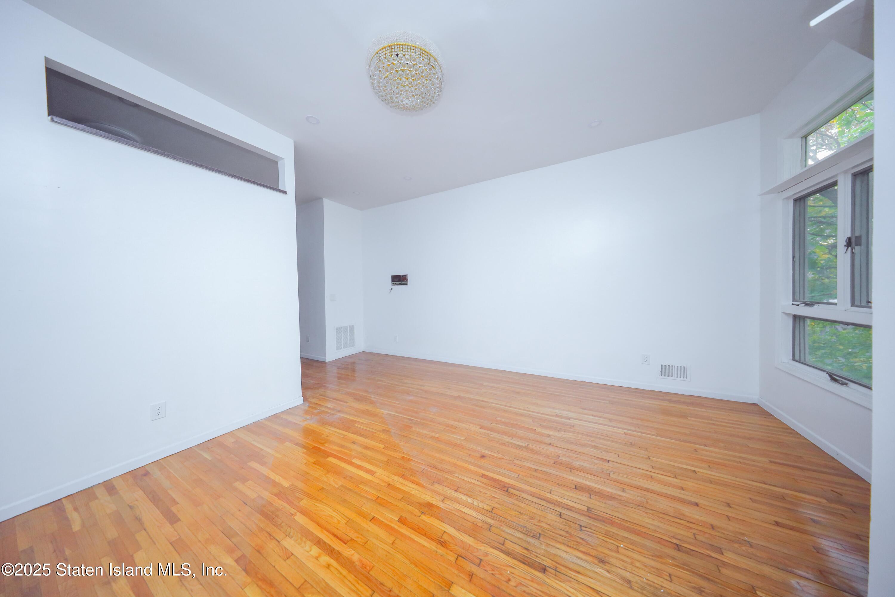 41 Chester Place, Staten Island, New York image 5