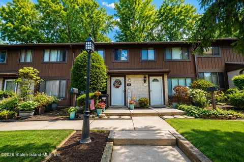 Condo For Sale - 60 Stone Lane<br/> Staten Island, NY 10314