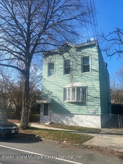 Photo of 644 Targee Street, Staten Island, NY 10304 (MLS # 1159241)