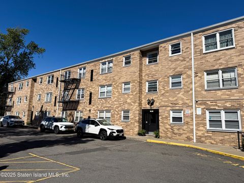 Photo of 165 Cromwell Avenue #3c, Staten Island, NY 10304 (MLS # 2506021)