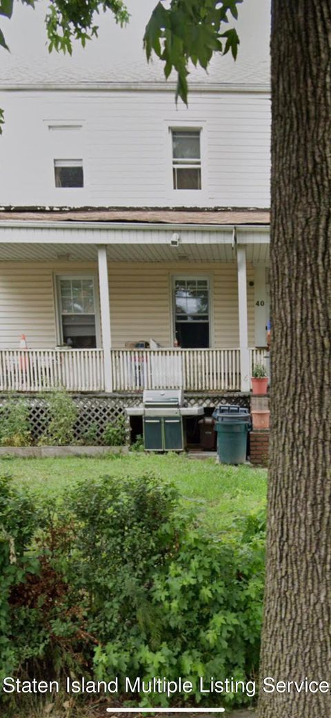 Photo of 40 Jewett Avenue, Staten Island, NY 10302 (MLS # 1158286)