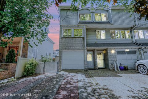 Photo of 48 Robinson Avenue, Staten Island, NY 10312 (MLS # 2502688)