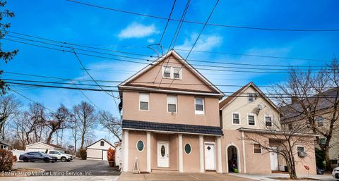 Photo of 137139 Barnard Avenue, Staten Island, NY 10307 (MLS # 1160349)