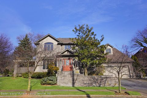 Photo of 5 Lois Place, Staten Island, NY 10301 (MLS # 1161434)