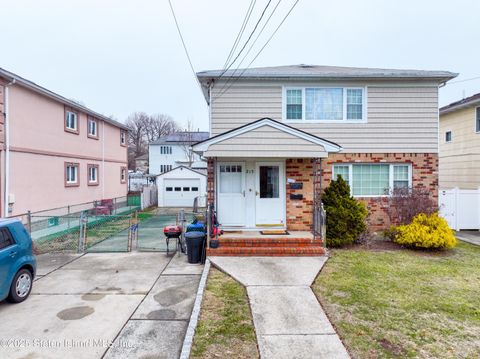 Photo of 215 Atlantic Avenue, Staten Island, NY 10305 (MLS # 2500568)