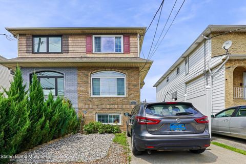 Photo of 87 Scott Avenue, Staten Island, NY 10305 (MLS # 2401280)