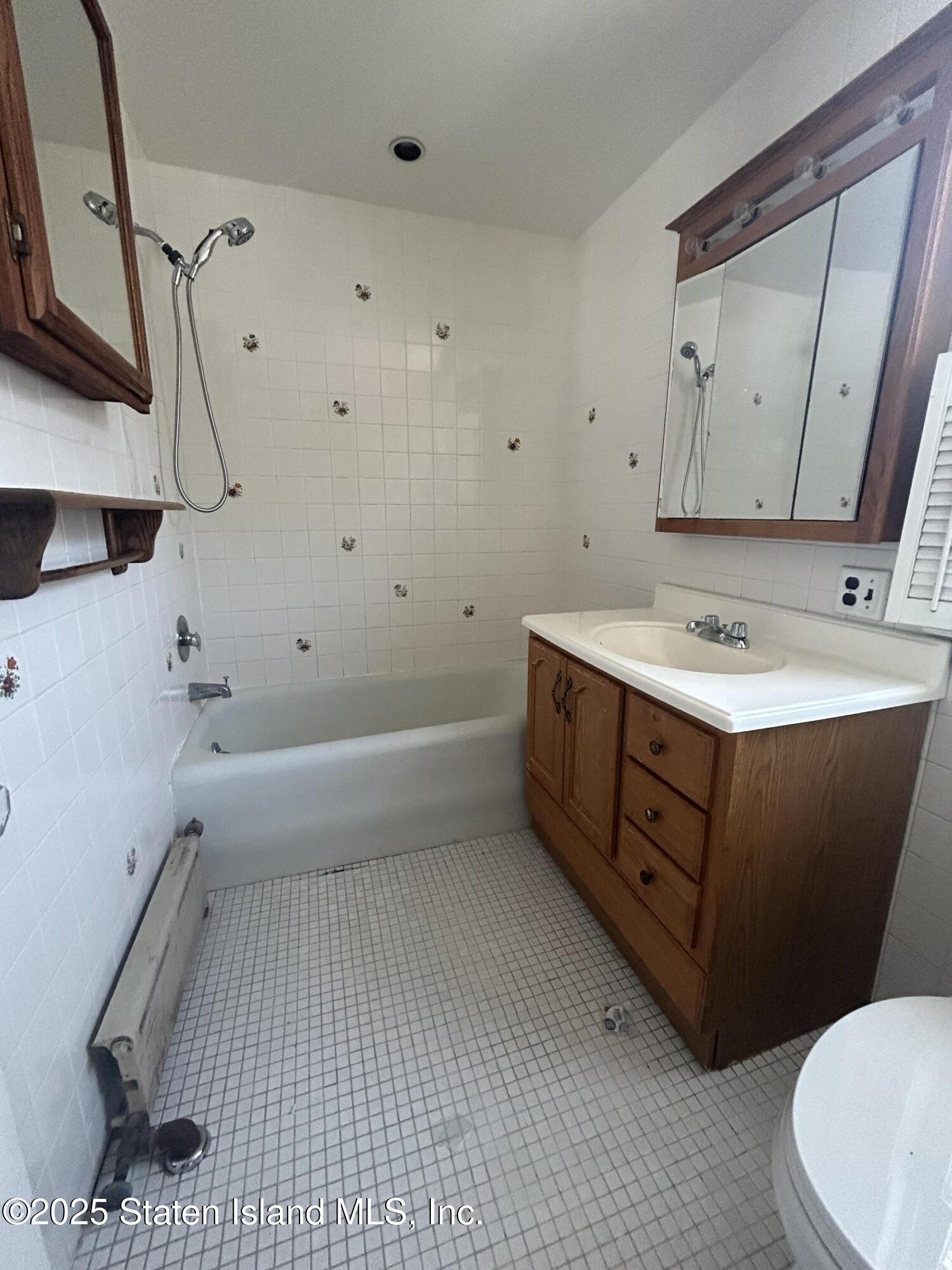 2390 E 21 Street, Brooklyn, New York image 16