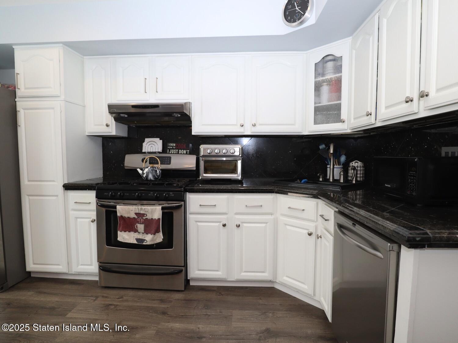 128 Milton Avenue, Staten Island, New York image 25