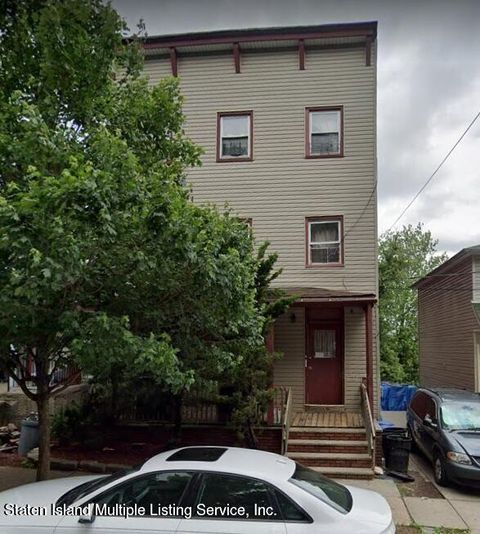 Photo of 25 Henderson Avenue, Staten Island, NY 10301 (MLS # 1157213)