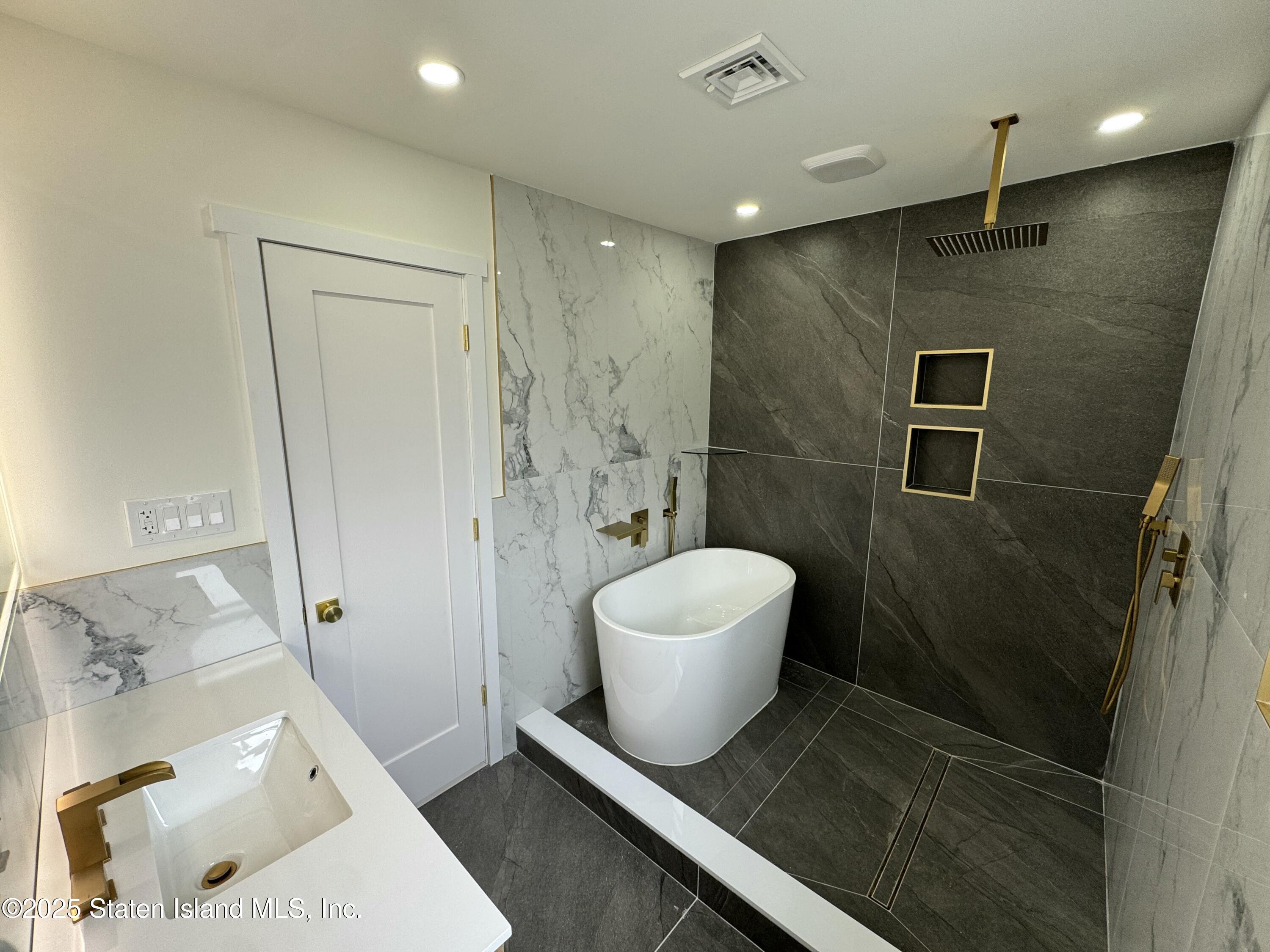 200 Potter Ave Ave, Staten Island, New York image 13