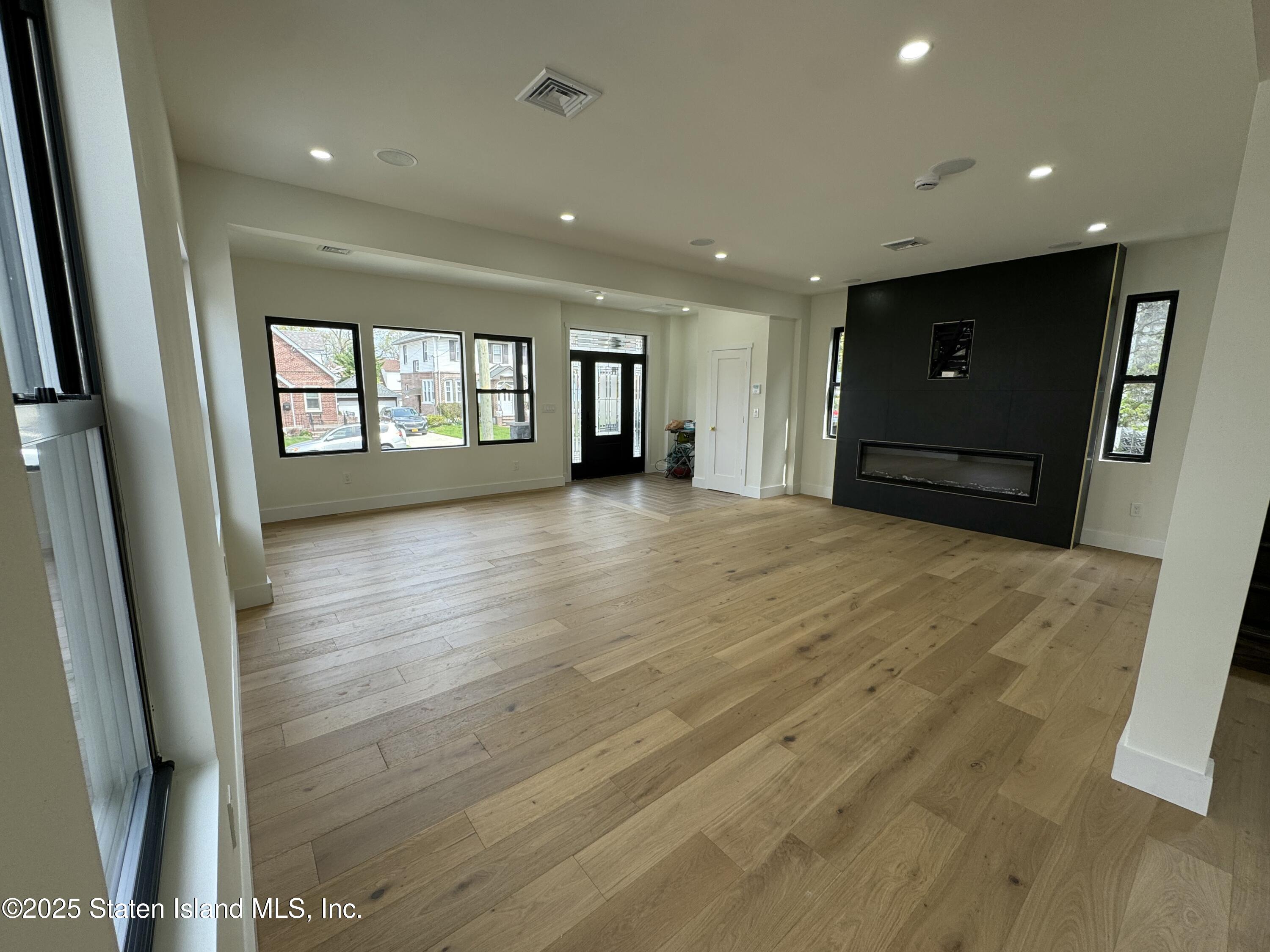 200 Potter Ave Ave, Staten Island, New York image 3